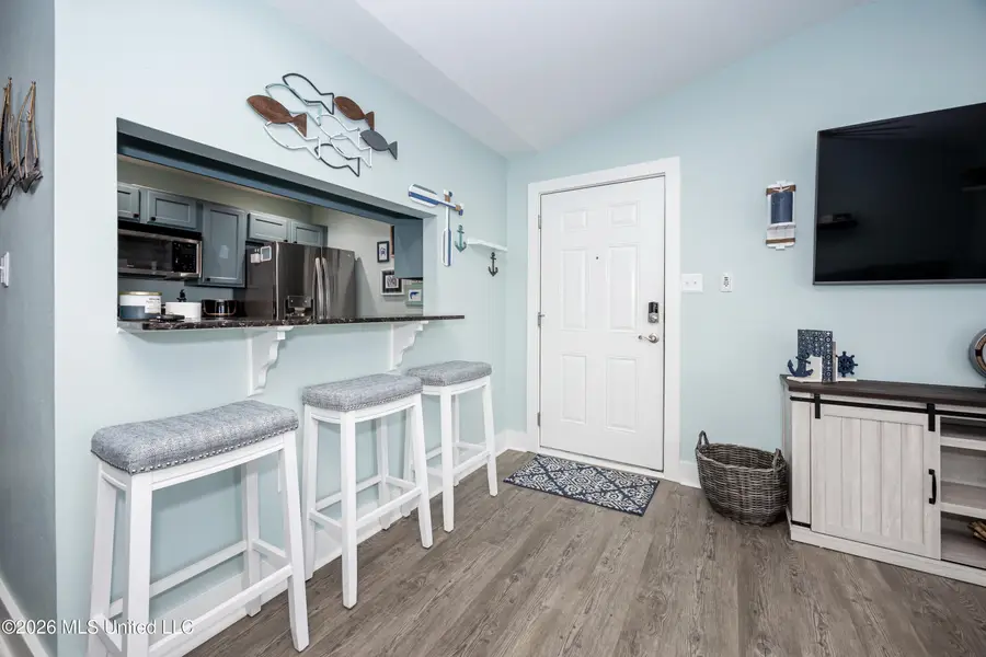 2421 Beachview Drive, Ocean Springs, MS 39564 - #2