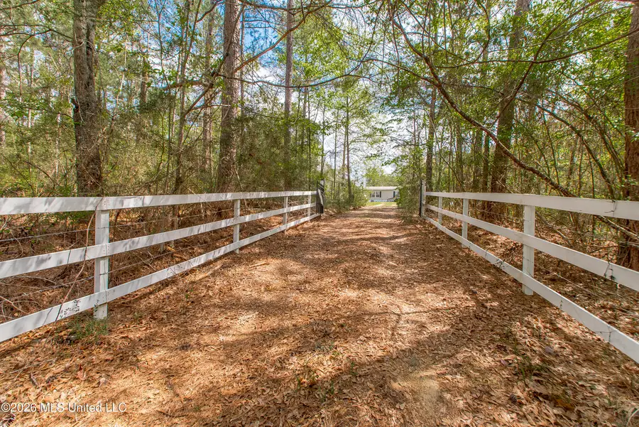 8027 Magnolia Holmesville Road, McComb, MS 39648 - #2