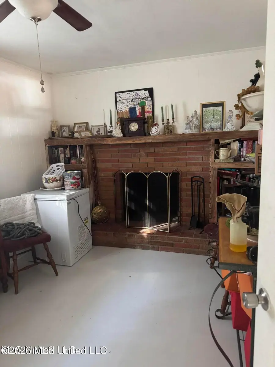 916 E College Avenue, Wiggins, MS 39577 - #3