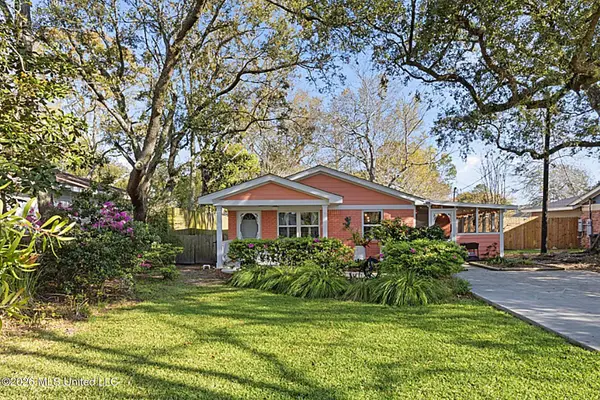 1409 Porter Avenue, Ocean Springs, MS 39564