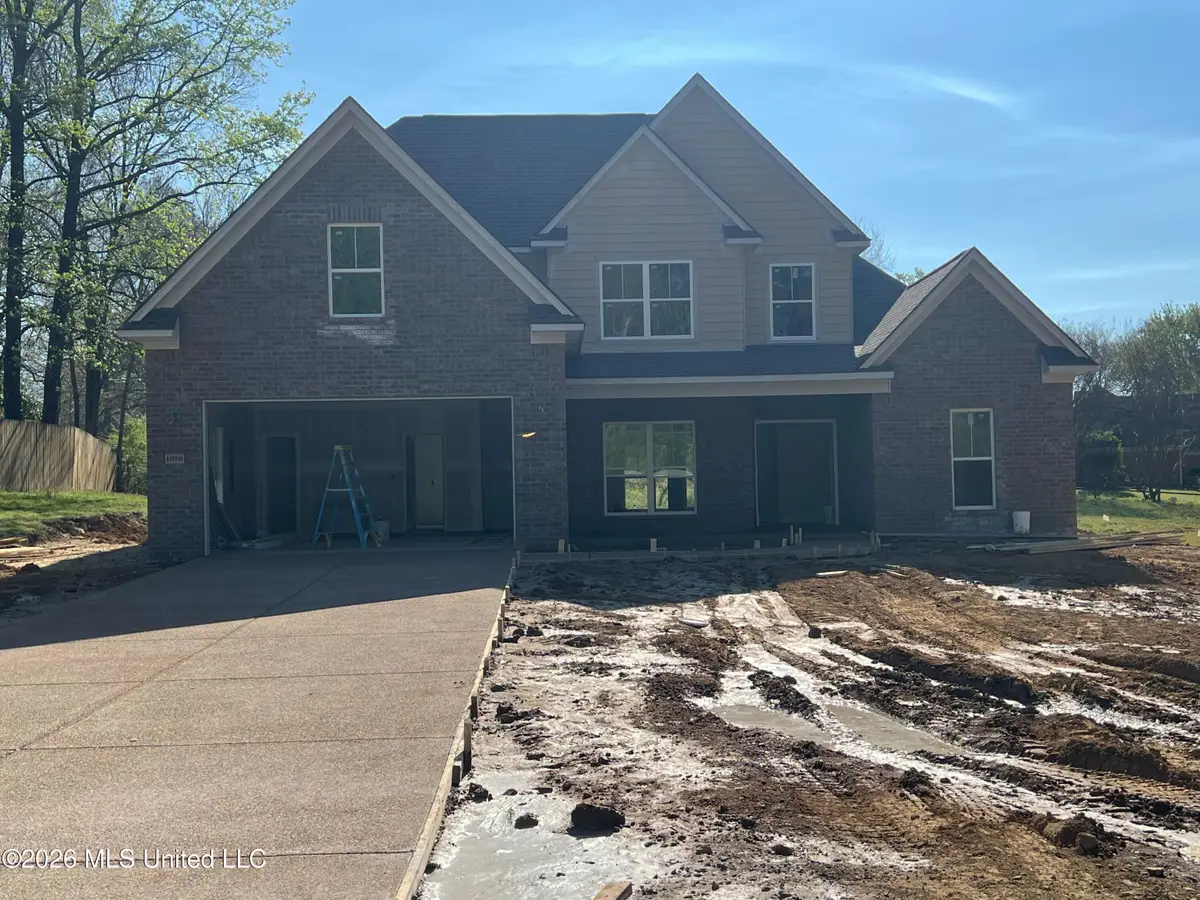 1070 W Green T Lake, Hernando, MS 38632 - #1