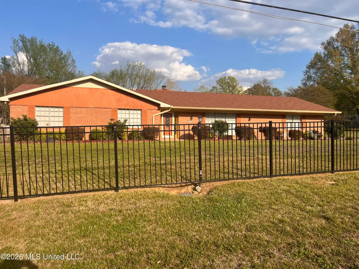 16 Nelson Circle, Jackson, MS 39212 - #1