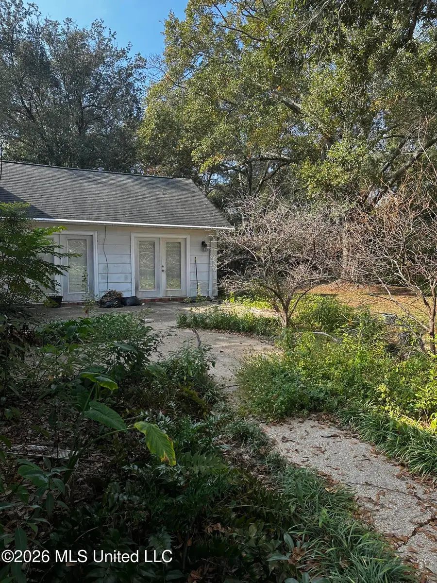 3911 Washington Avenue, Pascagoula, MS 39581 - #3