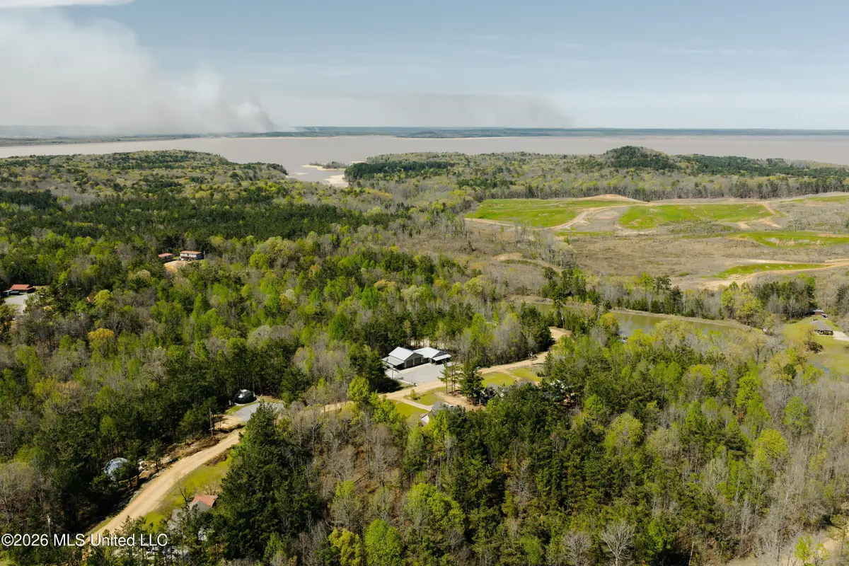 475 Deer Creek Road, Grenada, MS 38901 - #1