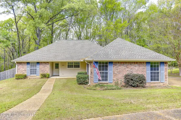 806 Winding Hills Drive, Clinton, MS 39056