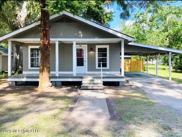 515 S Curran Avenue, Picayune, MS 39466