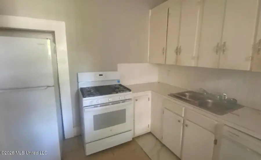 217 E Center Street, Canton, MS 39046 - #2