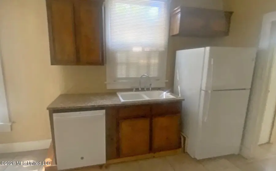 221 E Center Street, Canton, MS 39046 - #3