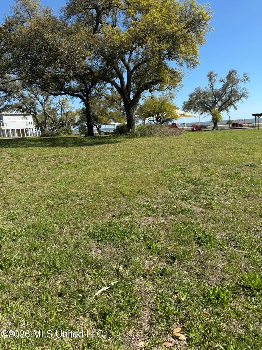 121 Acacia Avenue, Biloxi, MS 39530 - #3