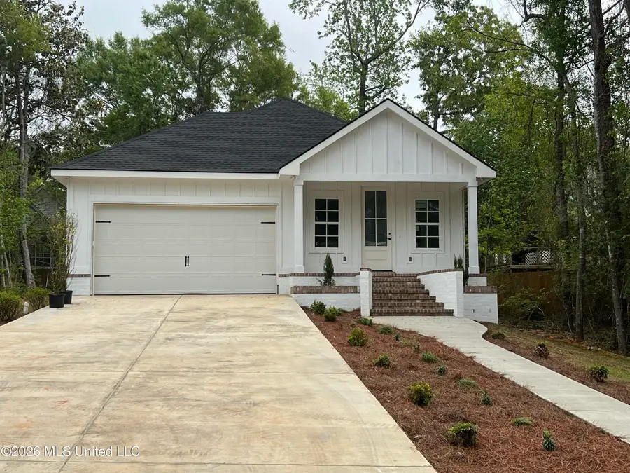 952 Kale Street, Diamondhead, MS 39525 - #2