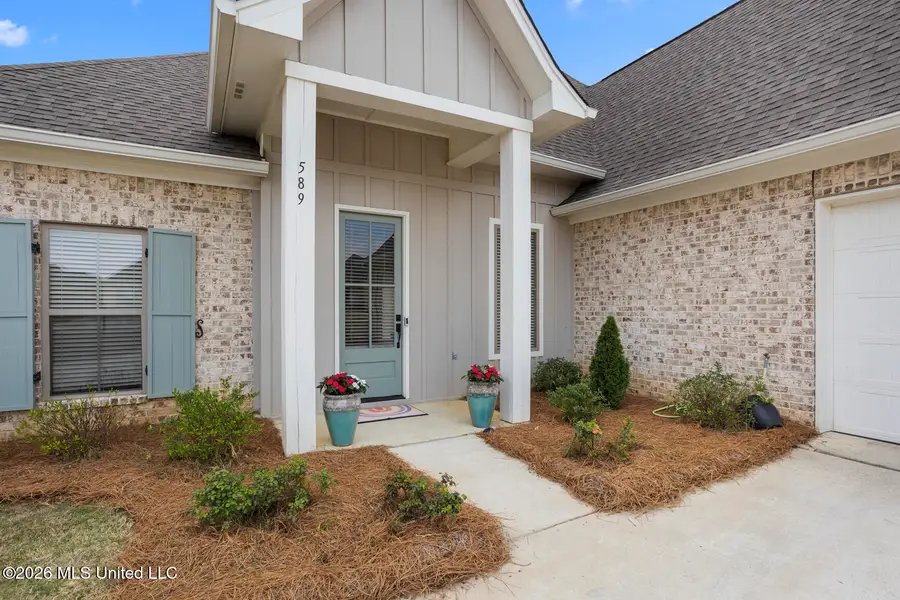 589 E Park Street, Canton, MS 39046 - #2