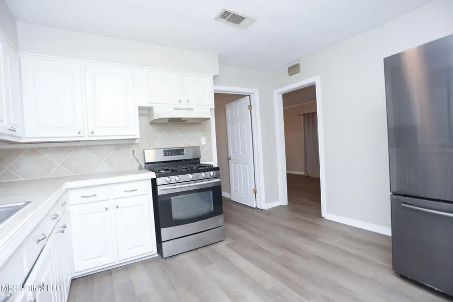 5448 Crepe Myrtle Drive, Jackson, MS 39206 - #2