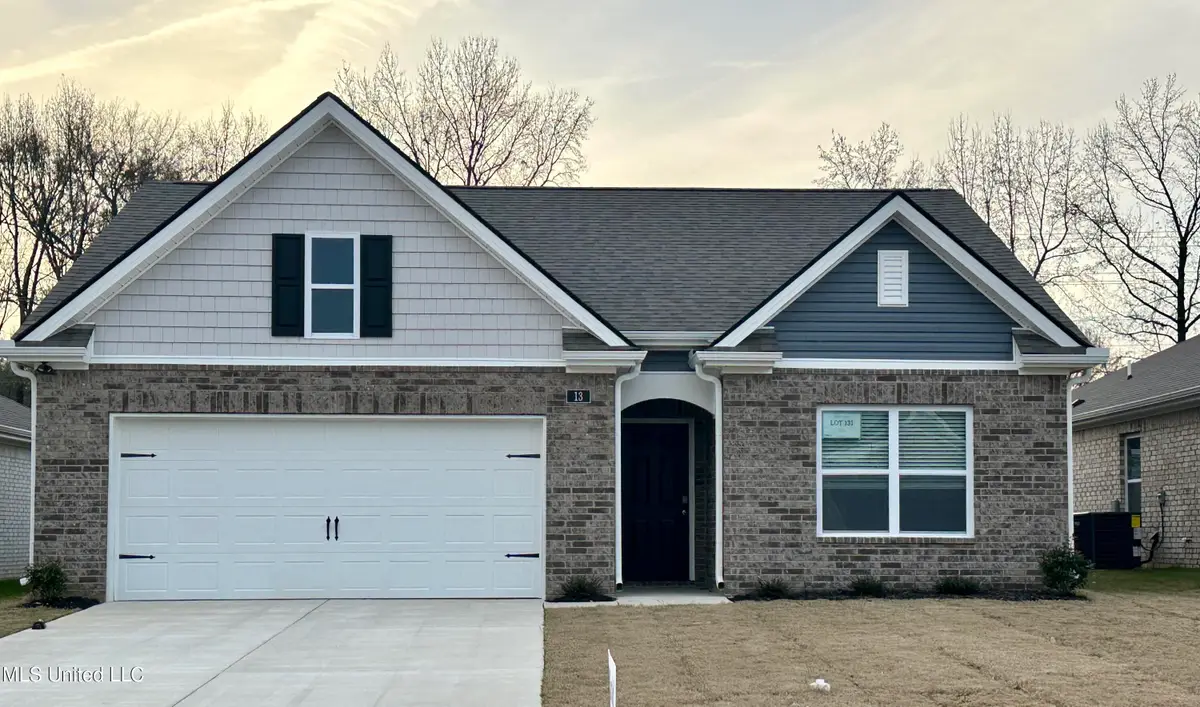 29 S Thorn Tree Street, Byhalia, MS 38611 - #1