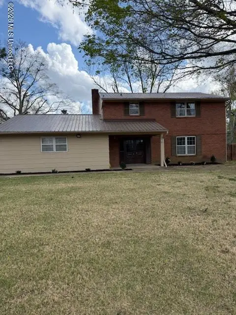 425 W Chulahoma Avenue, Holly Springs, MS 38635 - #2