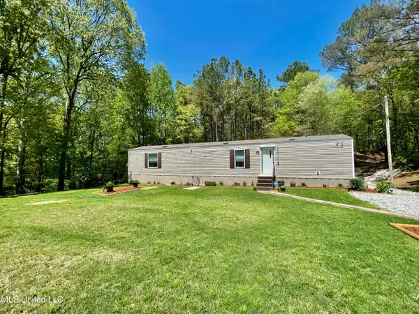 315 Young Road, Byhalia, MS 38611