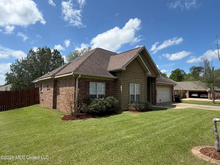 401 Roxbury Place, Florence, MS 39073 - #2