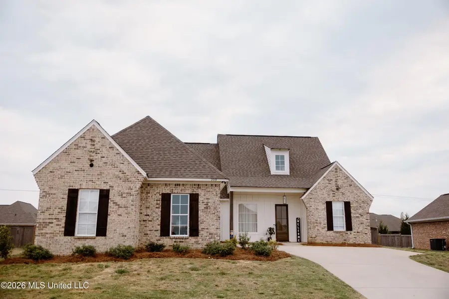 209 Ashbury Cove, Canton, MS 39046 - #2