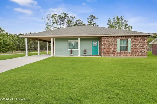 901 8th Street, Waveland, MS 39576