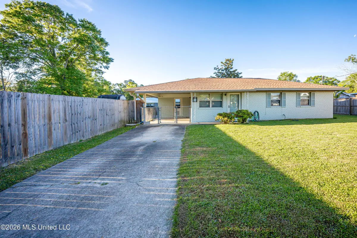 315 Poplar Drive, Ocean Springs, MS 39564 - #1