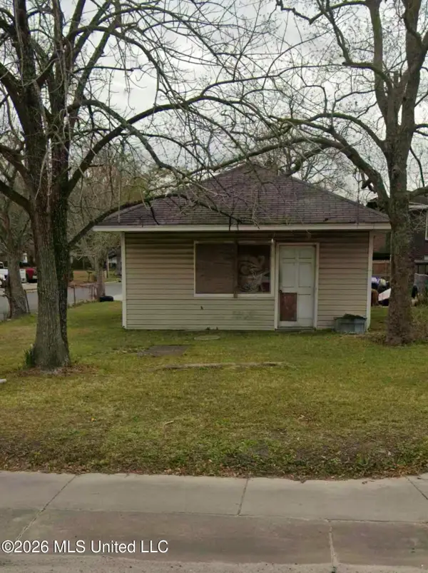 3212 Old Mobile Avenue, Pascagoula, MS 39581