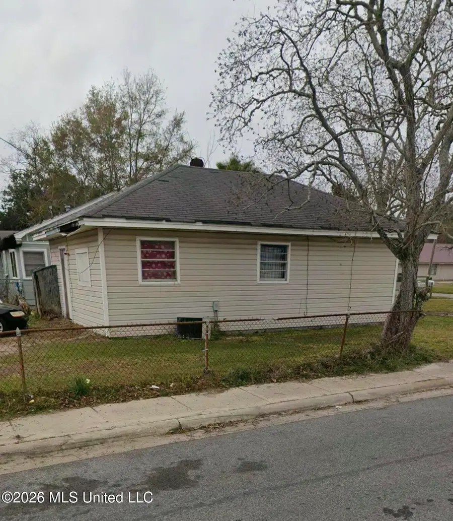 3212 Old Mobile Avenue, Pascagoula, MS 39581 - #3