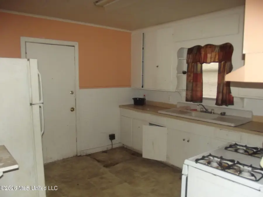 132 Mount Carmel Drive, Natchez, MS 39120 - #2