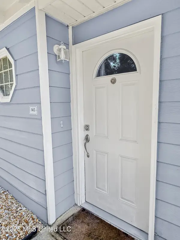 1664 Beach Boulevard, Biloxi, MS 39531