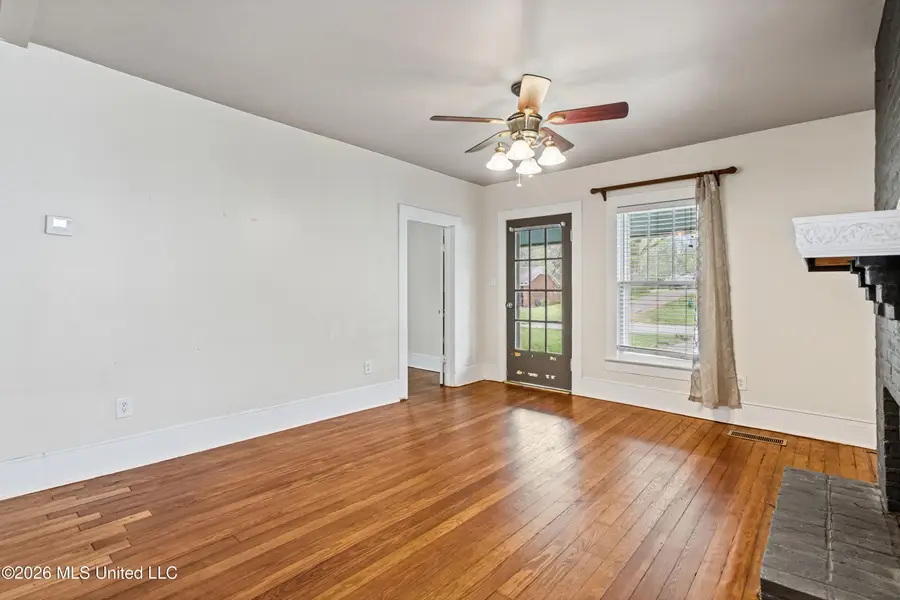 141 S Senter Street, Byhalia, MS 38611 - #3