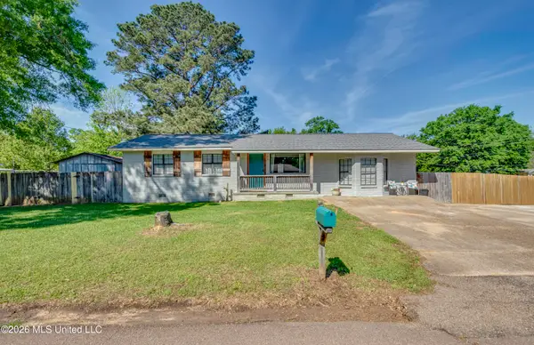 205 W Pine Drive, Pearl, MS 39208