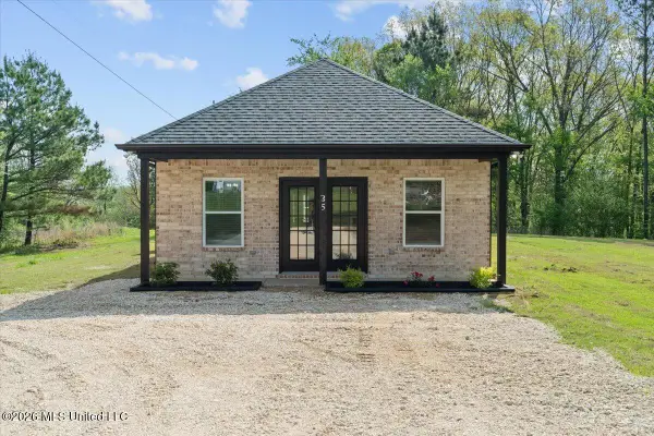 35 Mockingbird Rd Road, Byhalia, MS 38611