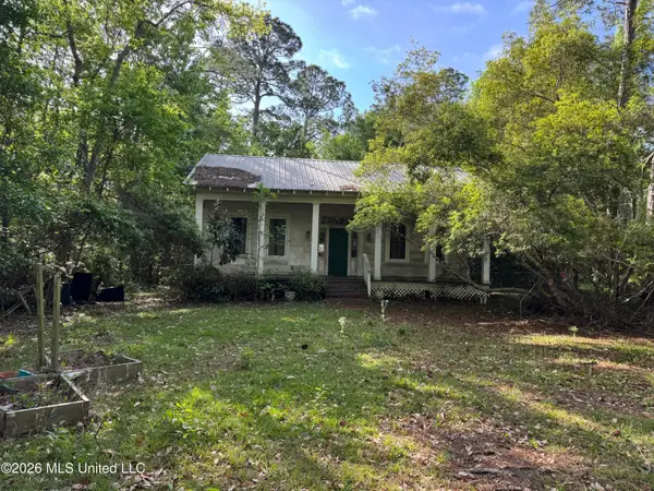 810 Saint Joseph Street, Waveland, MS 39576
