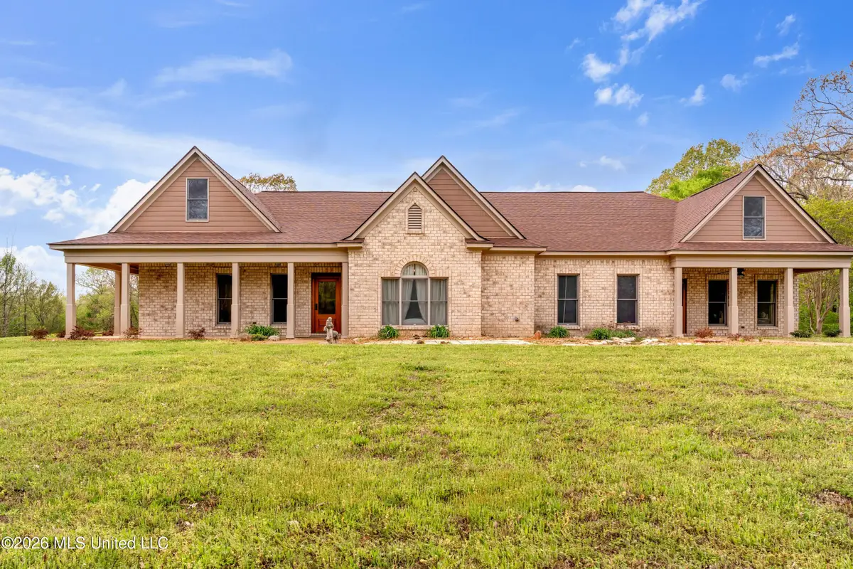 3555 S Fogg Road, Hernando, MS 38632 - #1