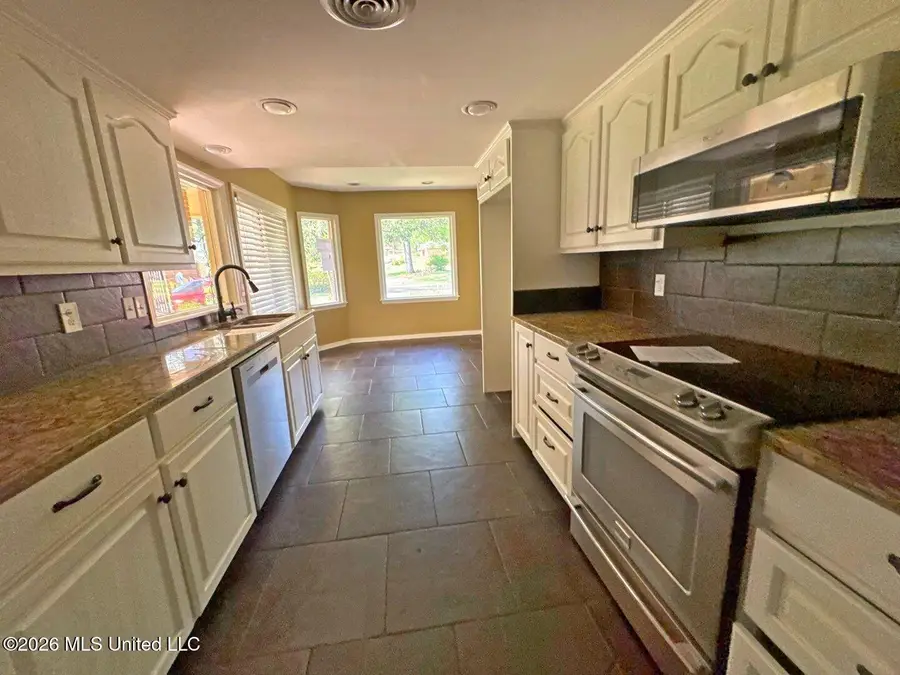 4 Southwood Boulevard, Clinton, MS 39056 - #2