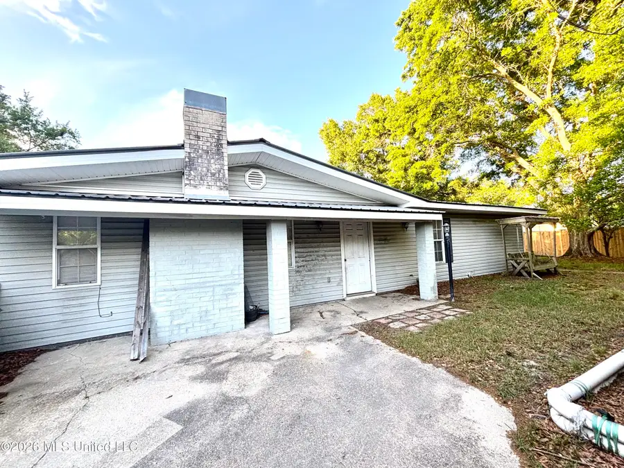 2806 Lynwood Street, Pascagoula, MS 39567 - #2