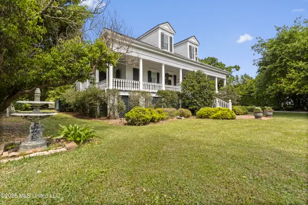 811 E Scenic Drive, Pass Christian, MS 39571