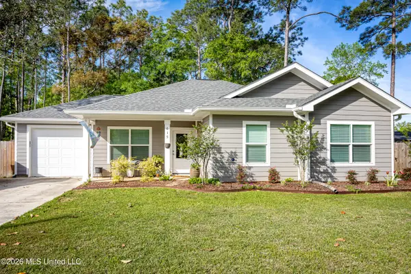 615 Plum Street, Ocean Springs, MS 39564