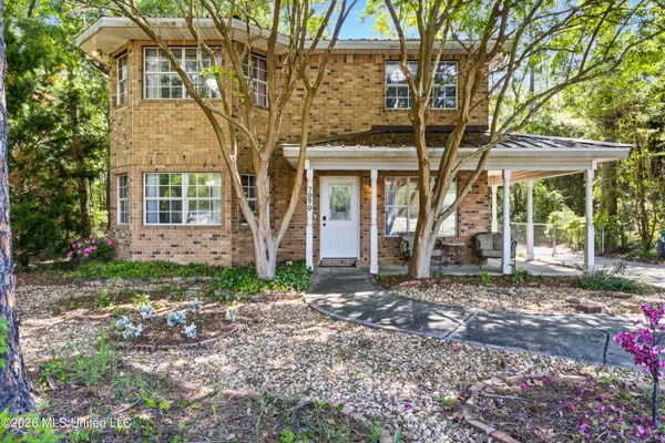 7090 Meadow Dale Street, Bay Saint Louis, MS 39520