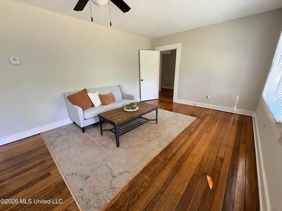 215 W Simpson Avenue, Mendenhall, MS 39114 - #3
