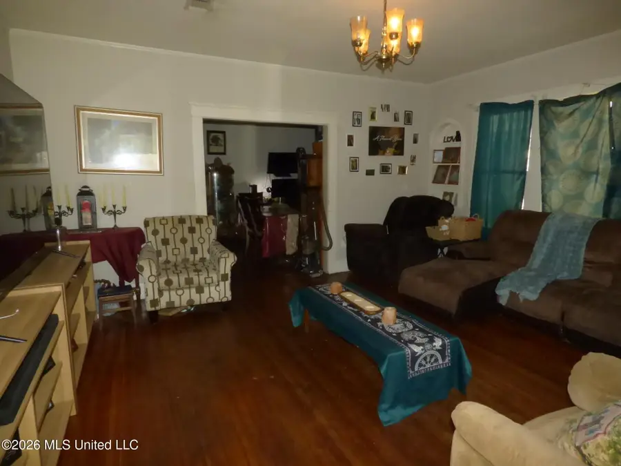 509 Caston Avenue, McComb, MS 39648 - #2