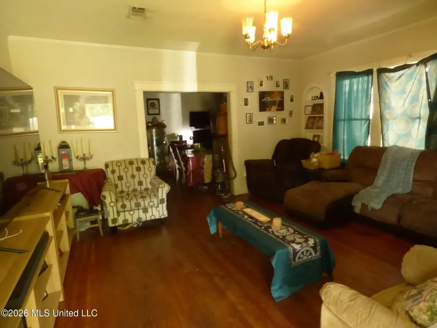 509 Caston Avenue, McComb, MS 39648 - #3