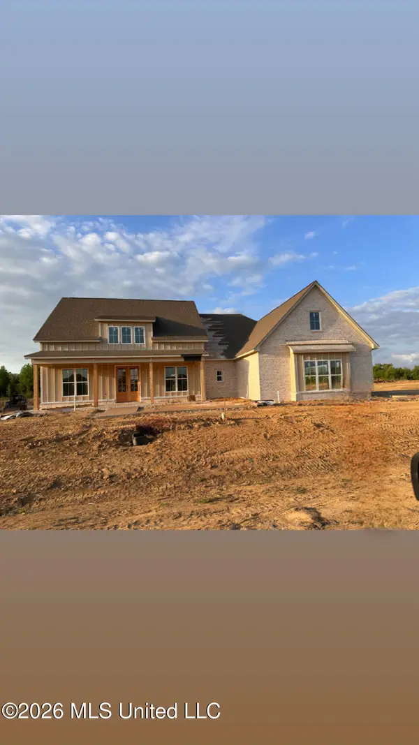 4233 Edison Drive, Nesbit, MS 38651