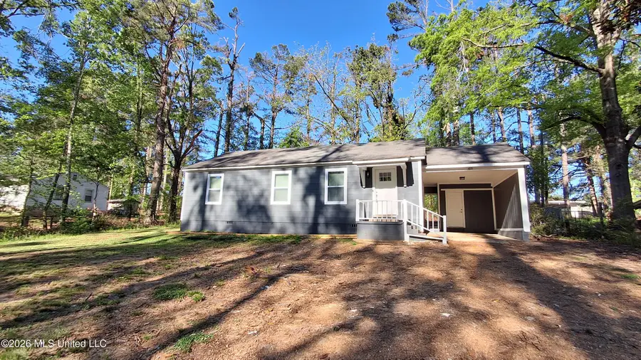 411 Willa Street, Batesville, MS 38606 - #2