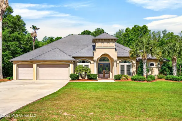 365 N Hill Drive, Carriere, MS 39426