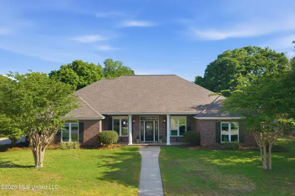 106 Surgeres Place, Ocean Springs, MS 39564