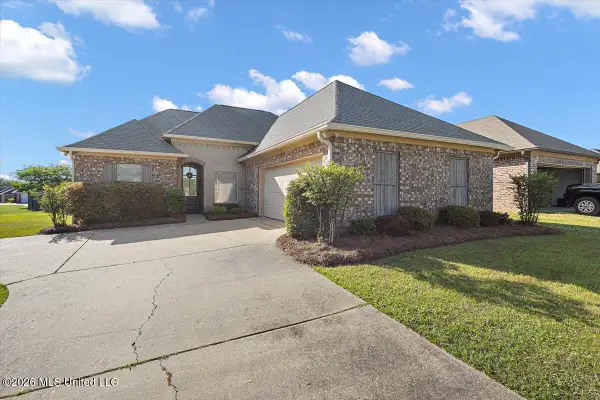 301 Ridge Pointe Drive, Brandon, MS 39042