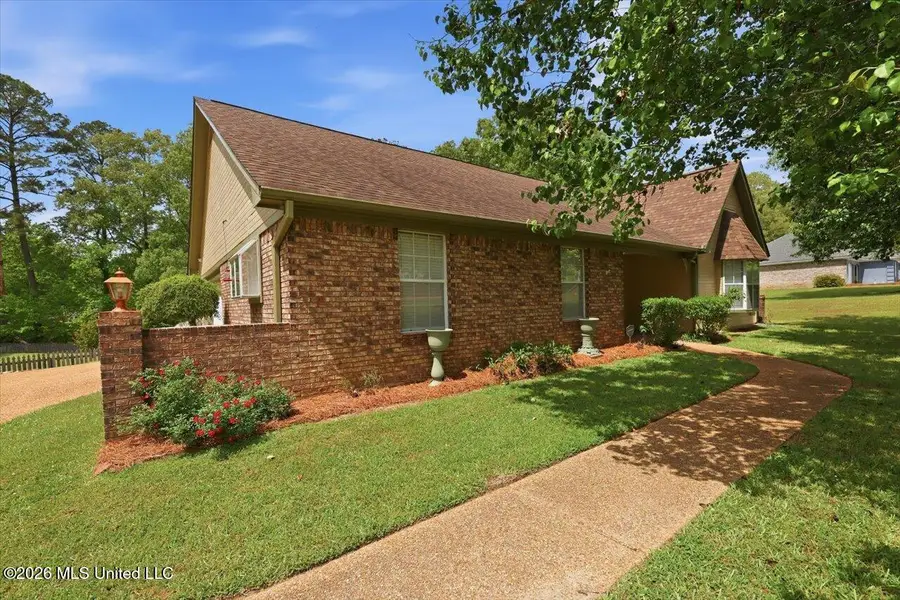 904 W Lake Dockery Drive, Byram, MS 39272 - #3