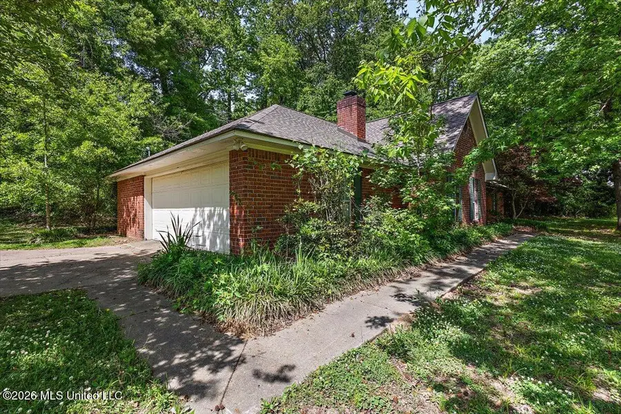 201 Brookwood Drive, Vicksburg, MS 39183 - #3