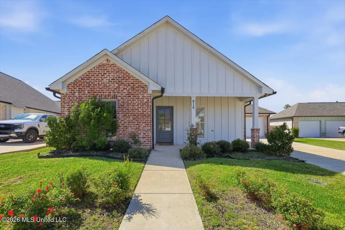 815 Long Leaf Circle, Brandon, MS 39042 - #1