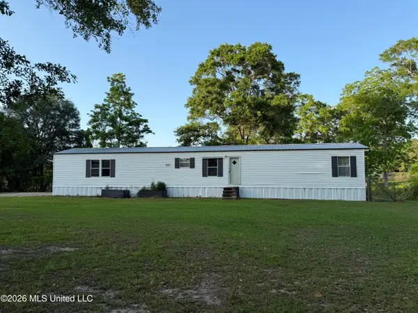 114 Poplar Avenue, Carriere, MS 39426