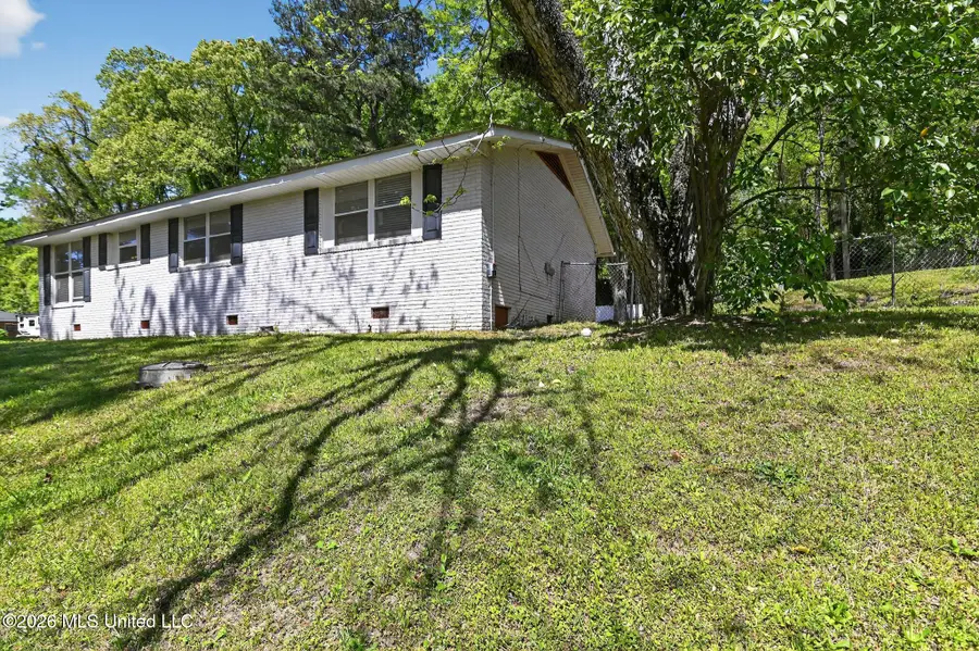 20 Covington Road, Columbus, MS 39705 - #3